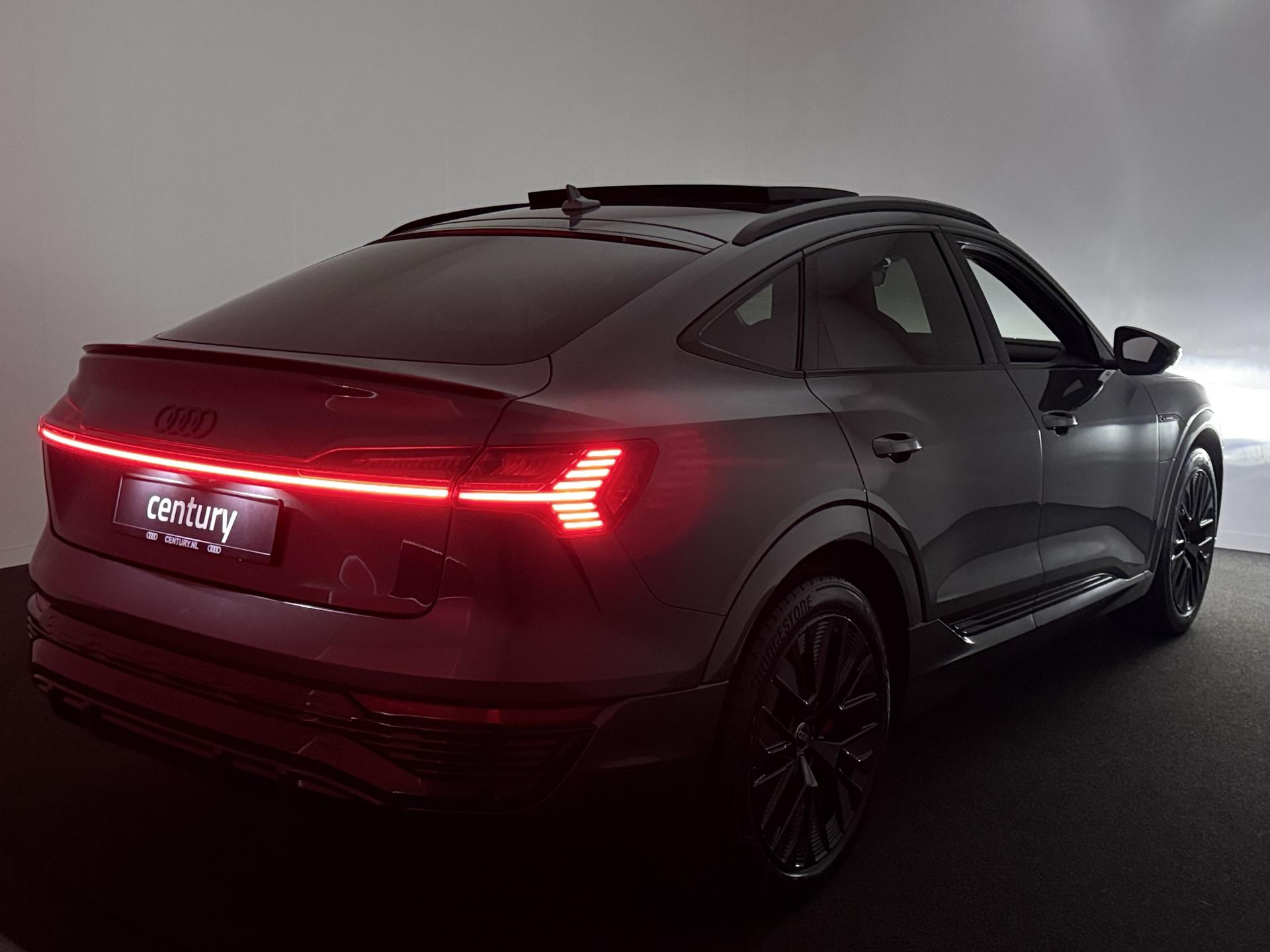 Foto van Audi Q8 Sportback 55 E-tron