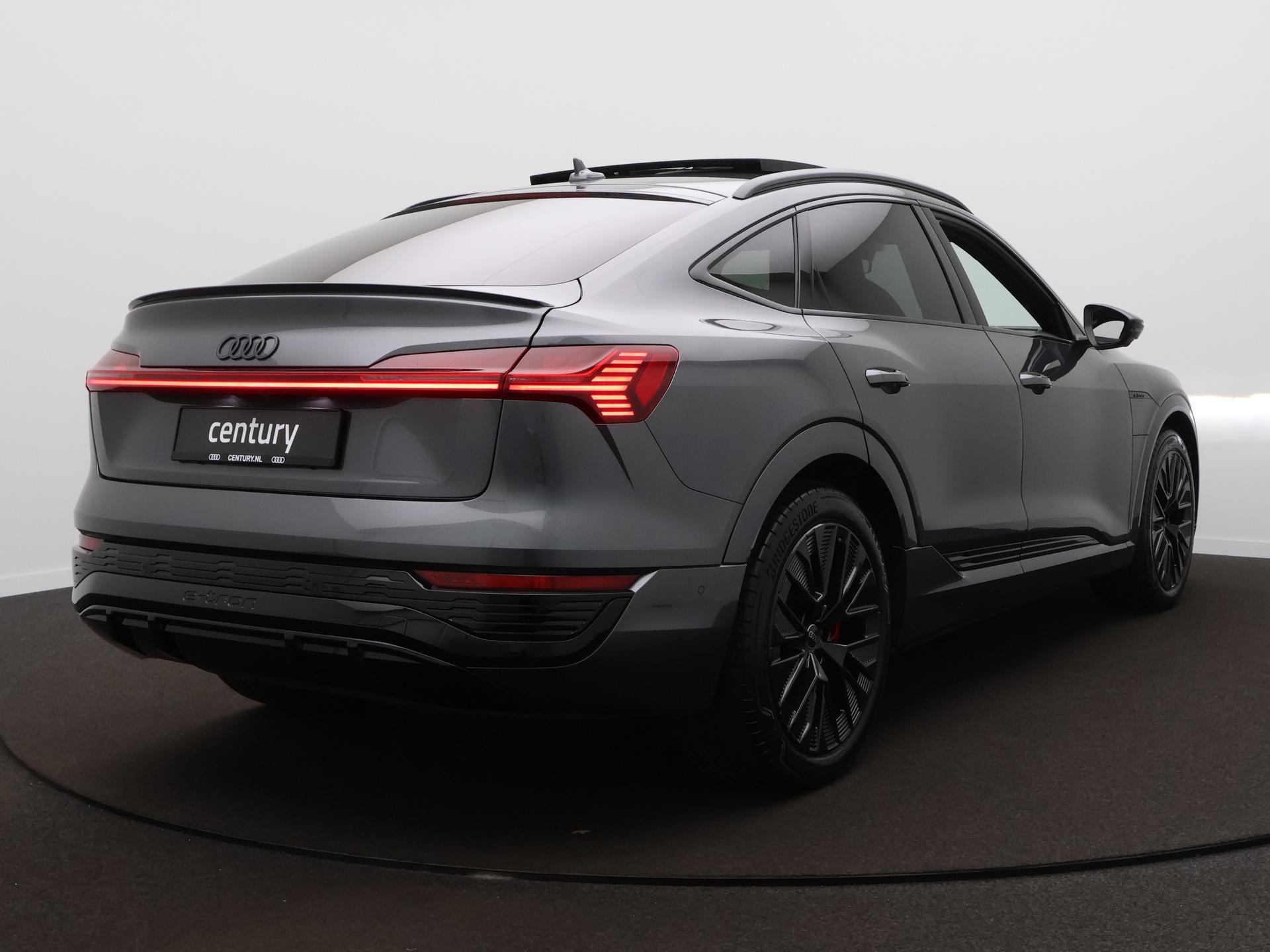 Foto van Audi Q8 Sportback 55 E-tron