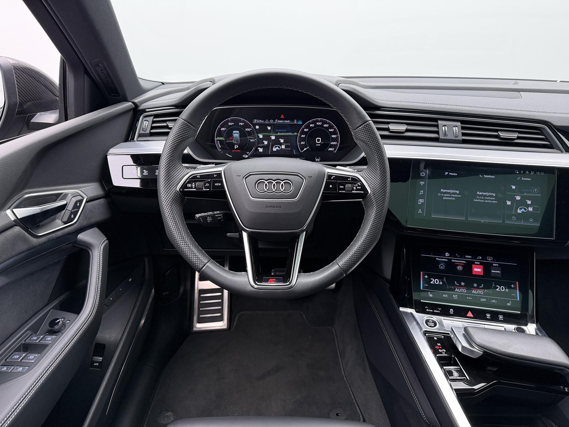 Foto van Audi Q8 Sportback 55 E-tron