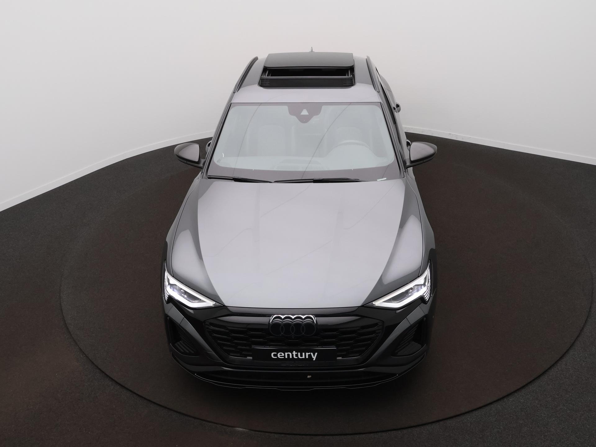 Foto van Audi Q8 Sportback 55 E-tron