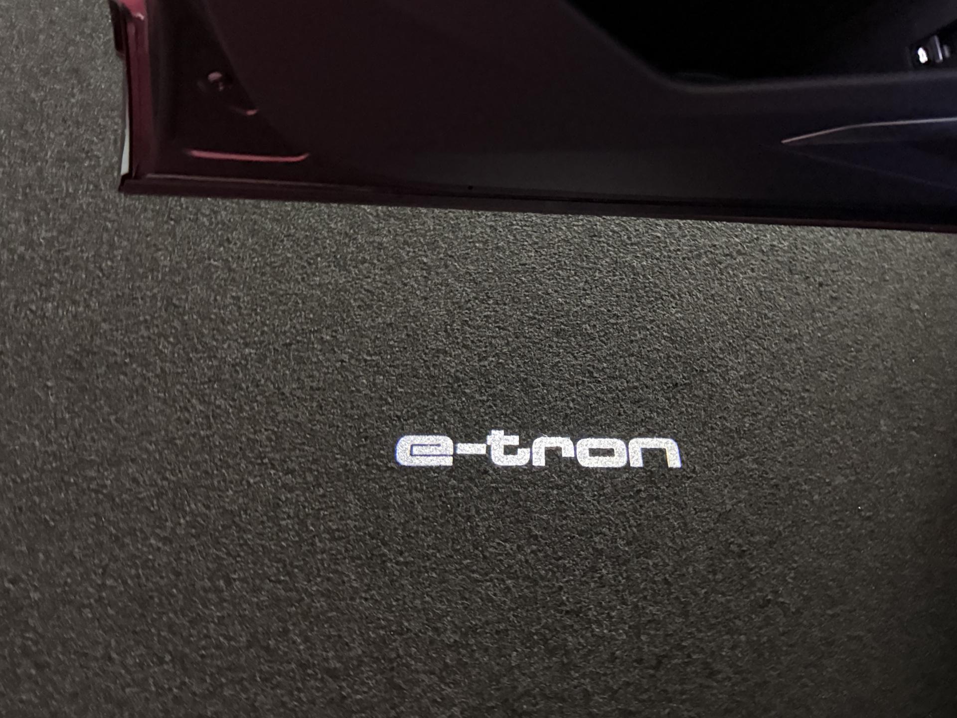 Foto van Audi Q8 Sportback 55 E-tron