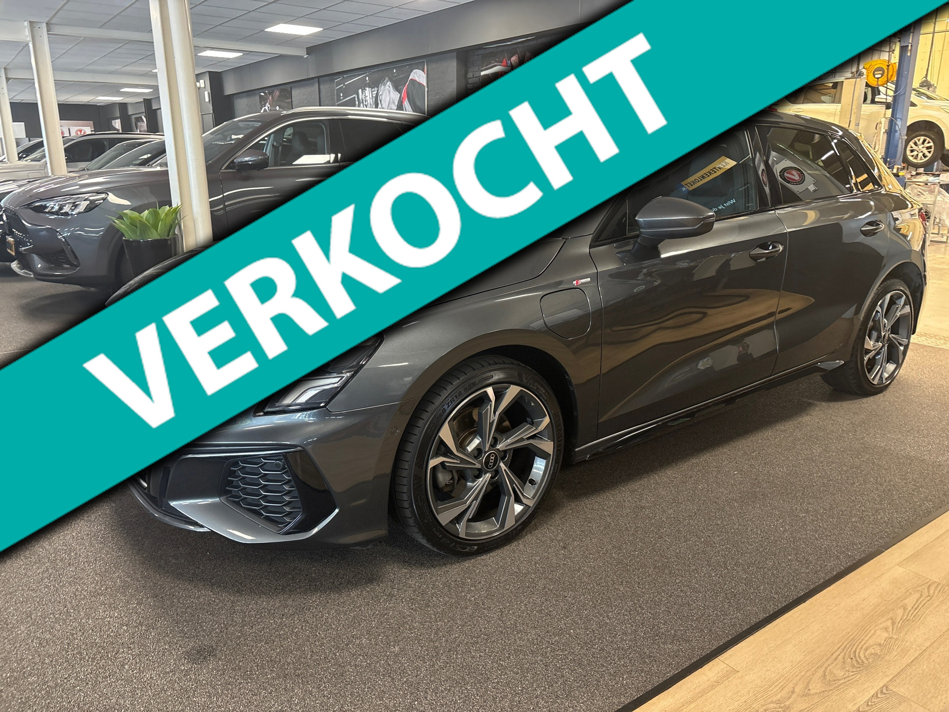 Audi A3 Sportback 40 TFSI e Advanced edition S-line / B&O / camera / sfeer verlichting 2023 - voorkant