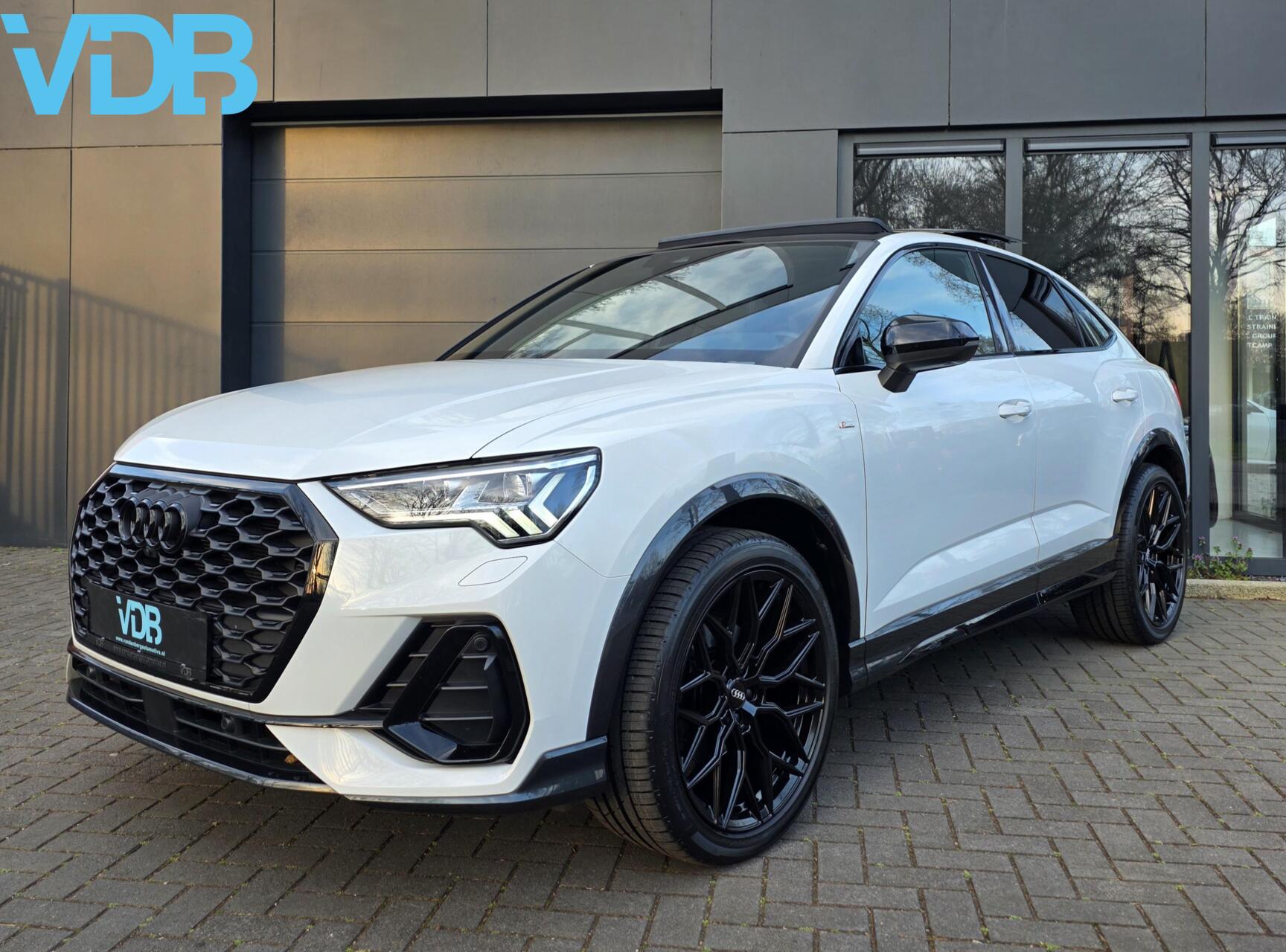 Audi Q3 Sportback 35 TFSI S-Line MATRIX PANO MEMORY SFEER 2023 - voorkant