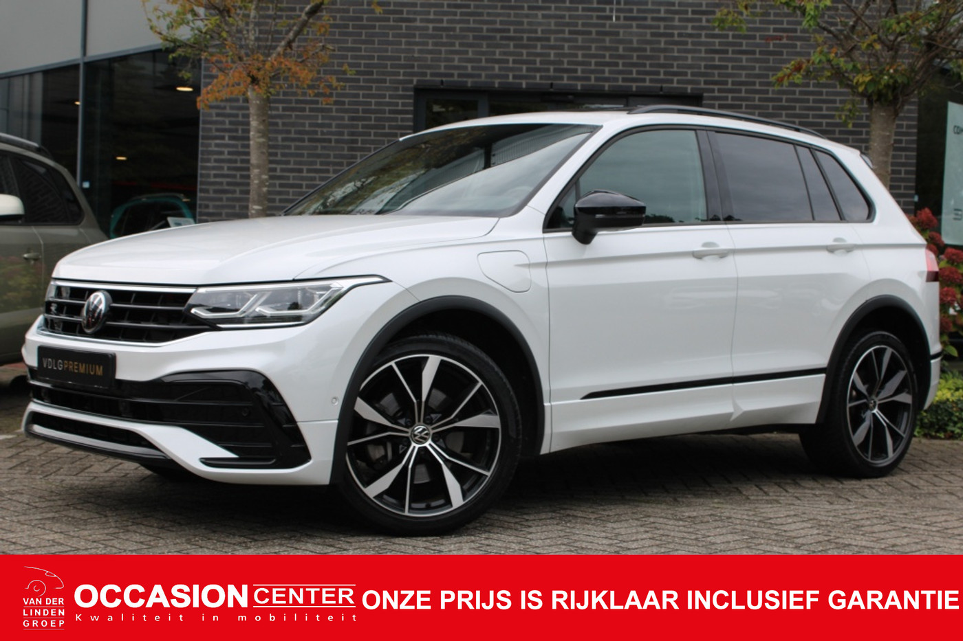 Volkswagen Tiguan 1.4 TSI eHybrid 245PK! R-Line Black Style Pano/20"/Virtual/Elek. Trekhaak "RIJKLAARPRIJS" 2023 - voorkant
