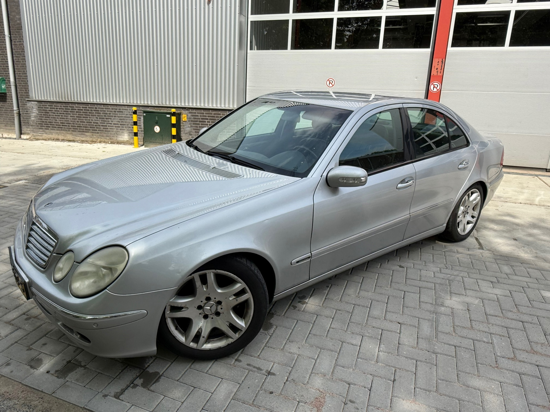 Mercedes-Benz E 270 CDI 270 CDI Elegance 2002 - voorkant