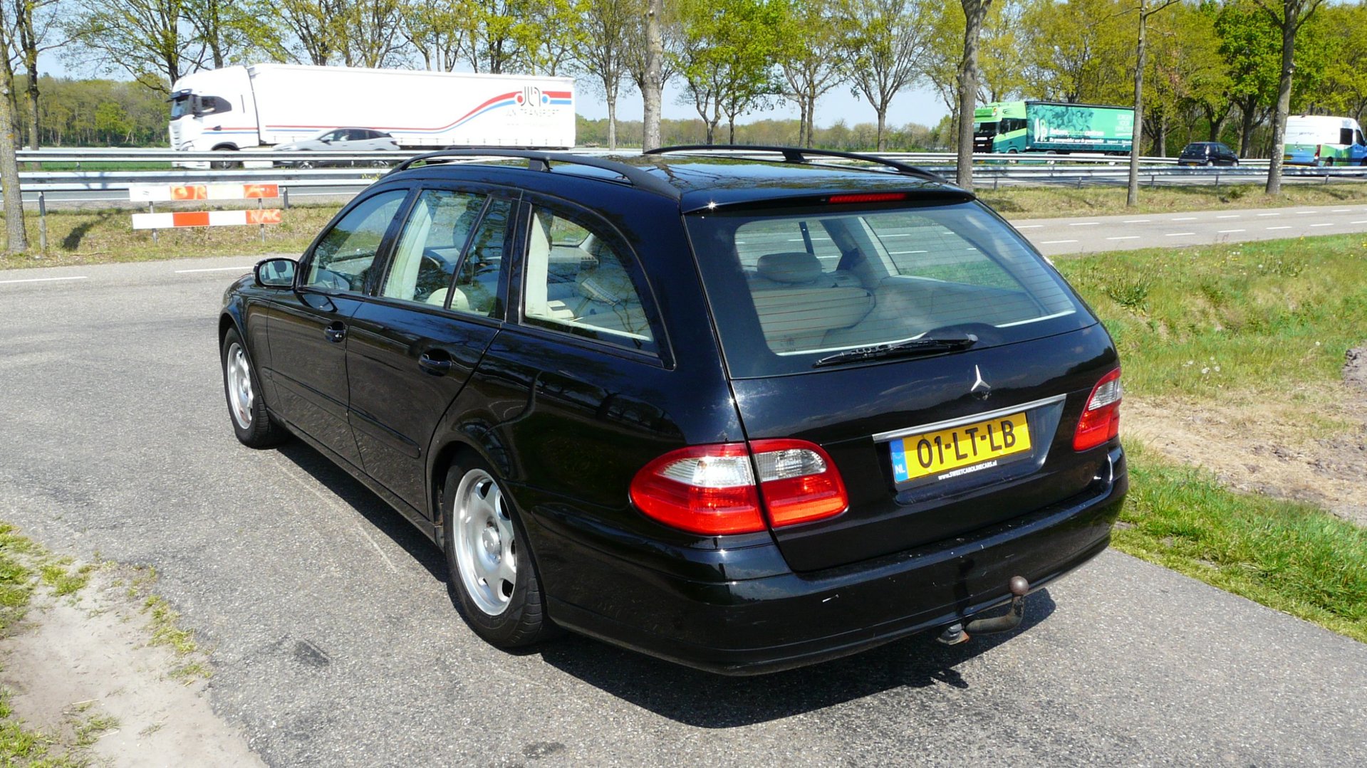 Foto van Mercedes-Benz E 200 Kompressor