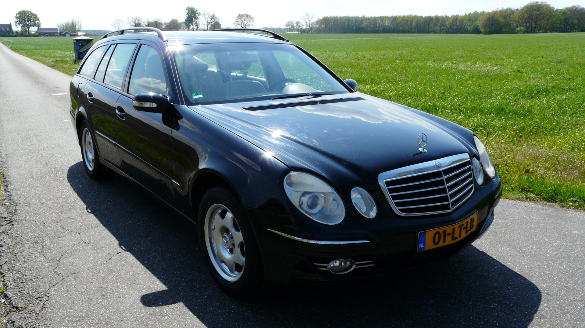 Foto van Mercedes-Benz E 200 Kompressor