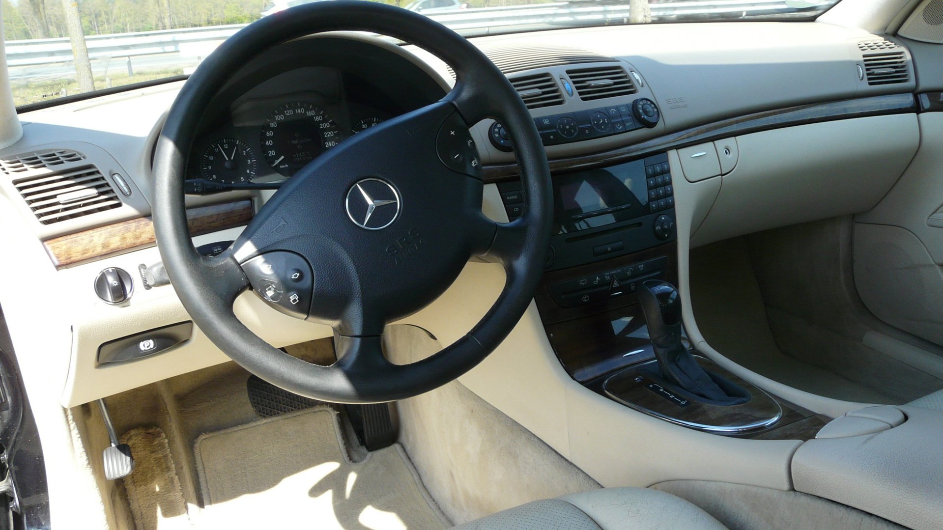 Foto van Mercedes-Benz E 200 Kompressor