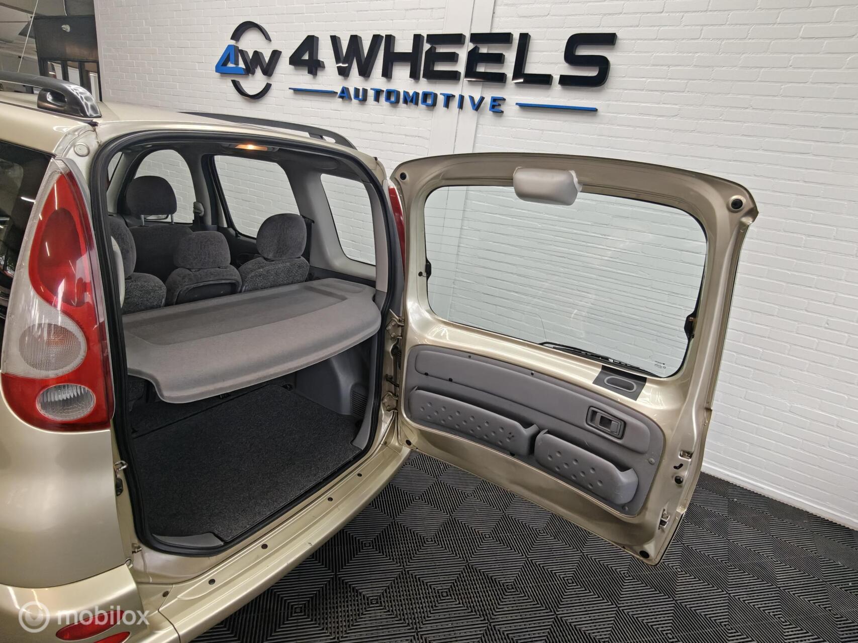Foto van Toyota Toyota Yaris Verso