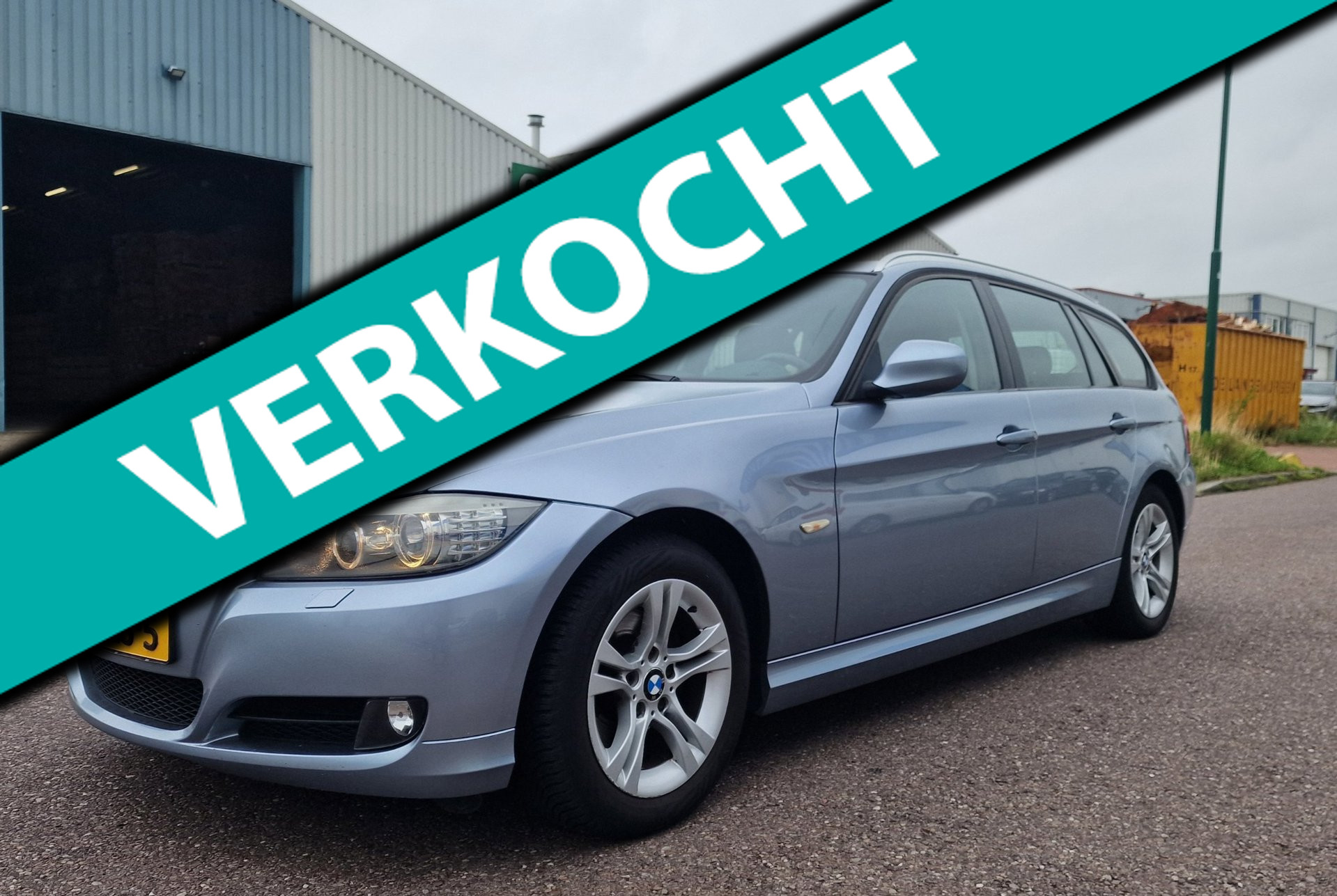BMW 3er Reihe 318i Corporate Lease Luxury Line NAVI PSENSOR LEDER TREKHAAK 2 X SLEUTELS 2012 - voorkant