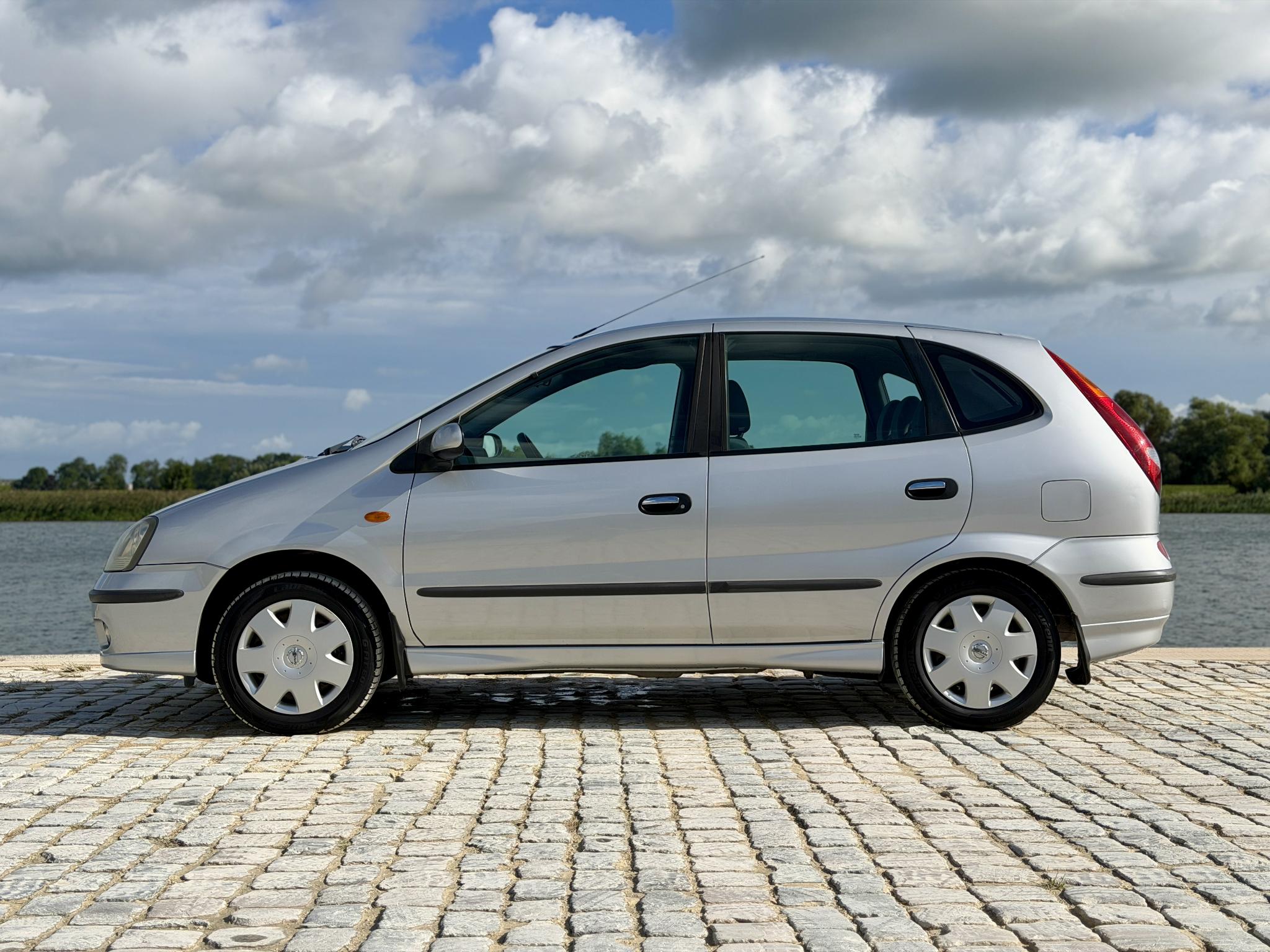 Foto van Nissan Nissan Almera Tino