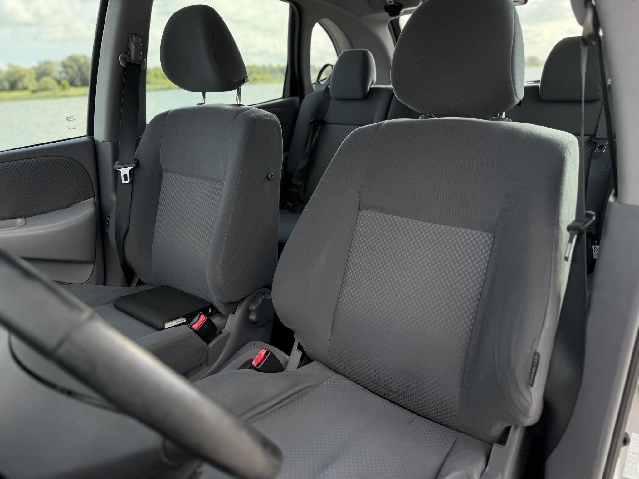 Foto van Nissan Nissan Almera Tino