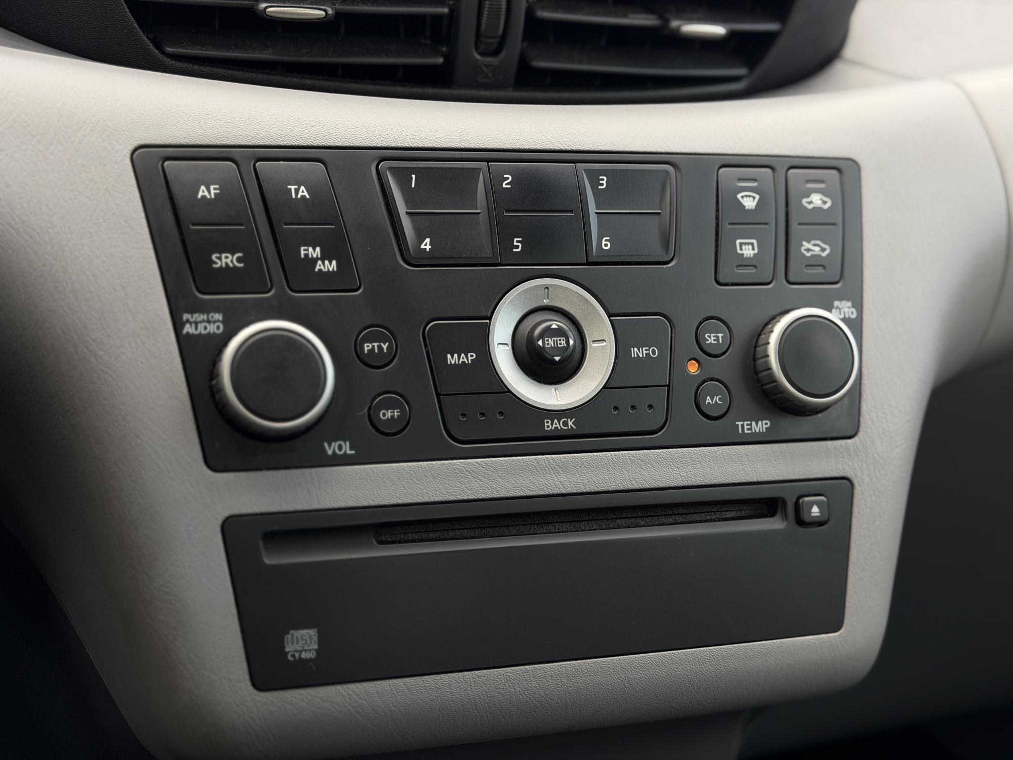 Foto van Nissan Nissan Almera Tino