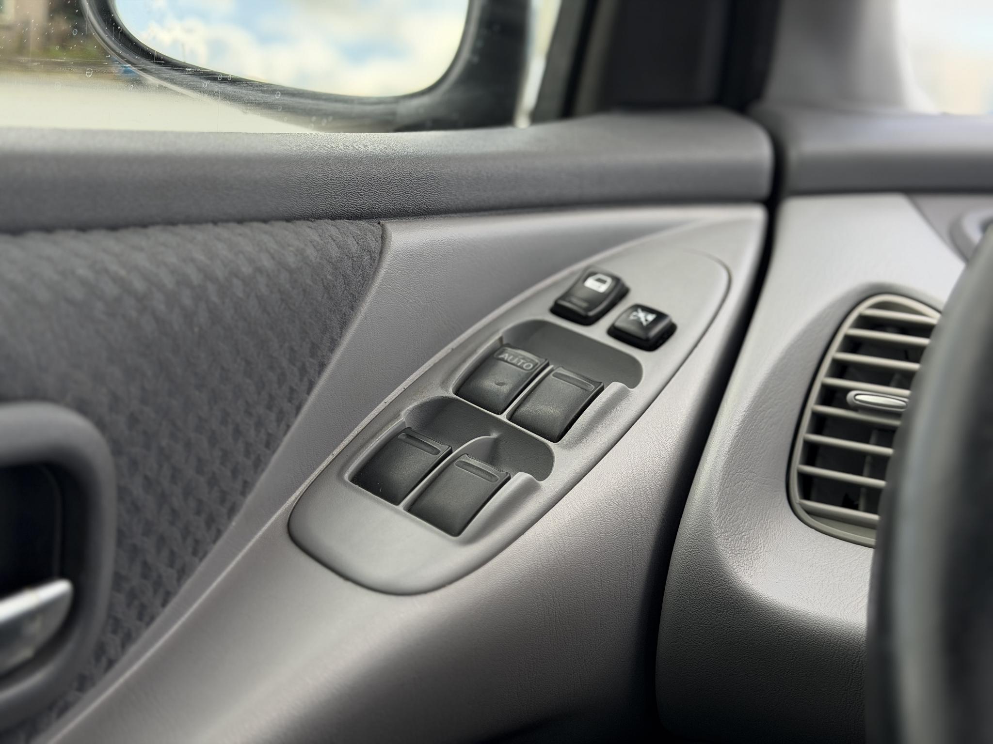 Foto van Nissan Nissan Almera Tino