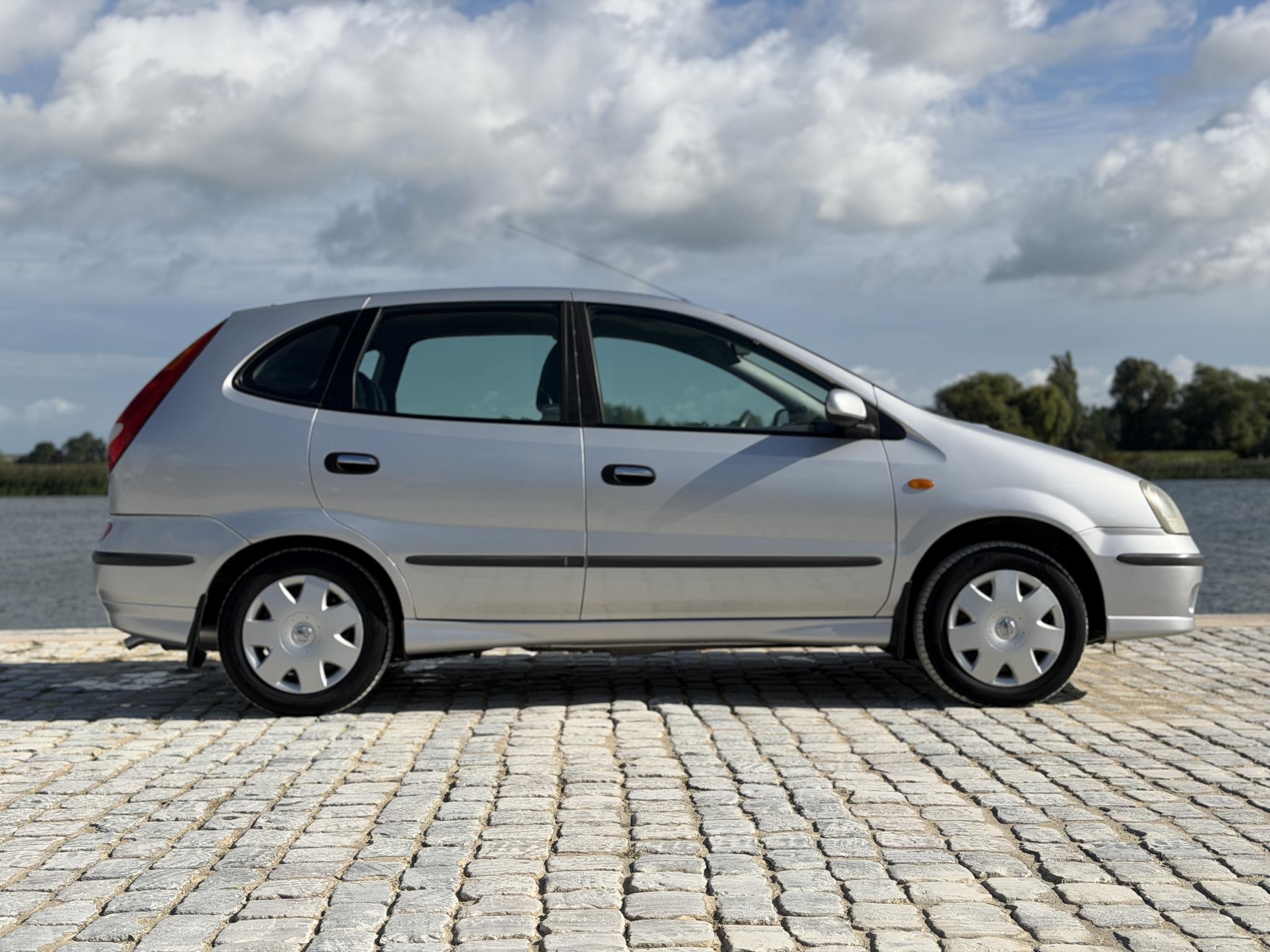 Foto van Nissan Nissan Almera Tino