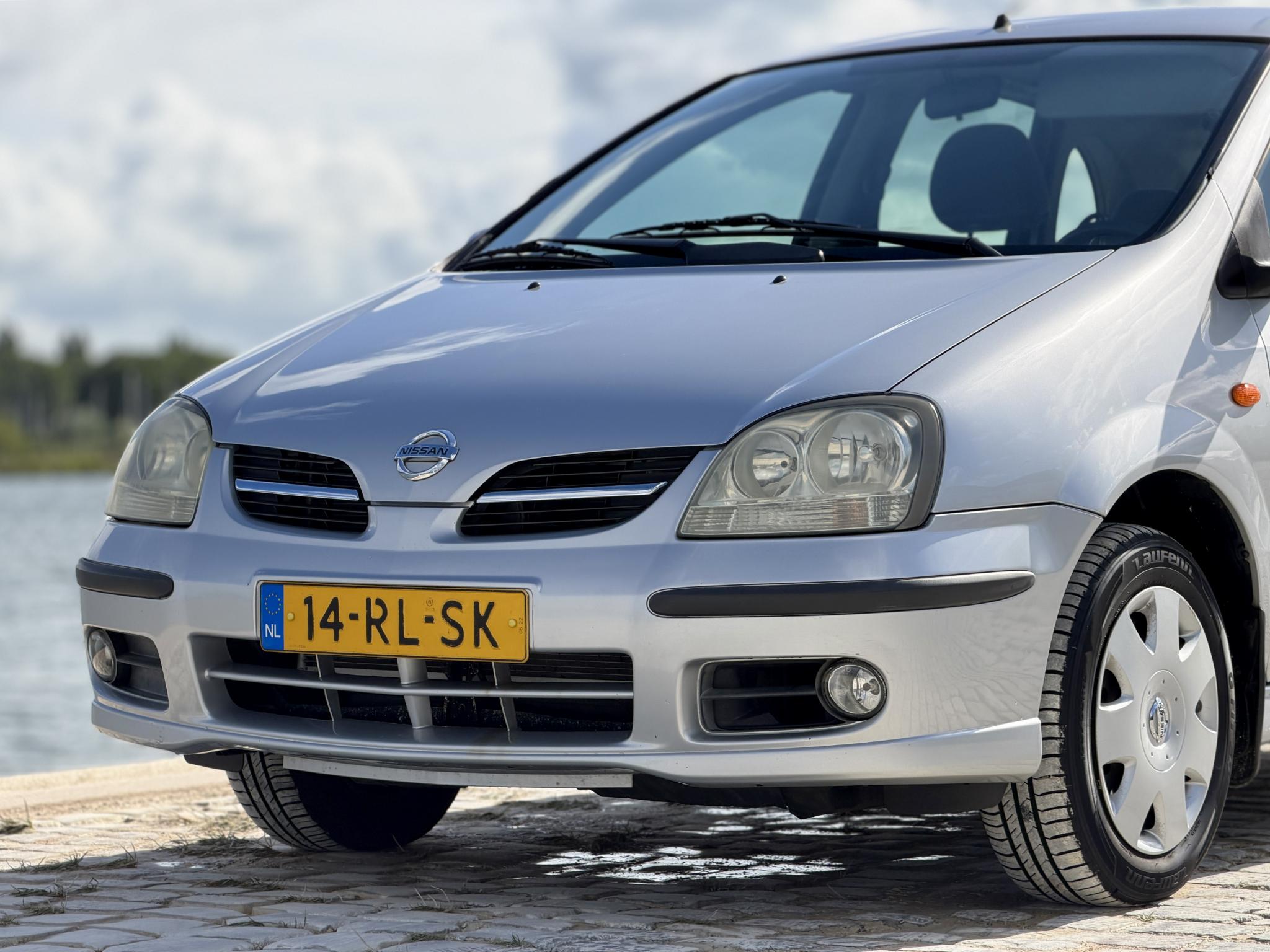 Foto van Nissan Nissan Almera Tino