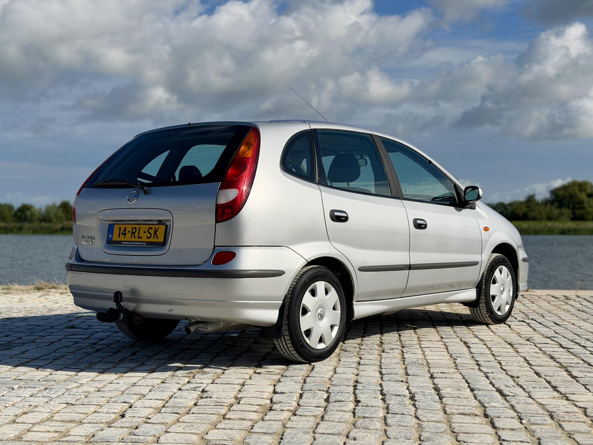Foto van Nissan Nissan Almera Tino
