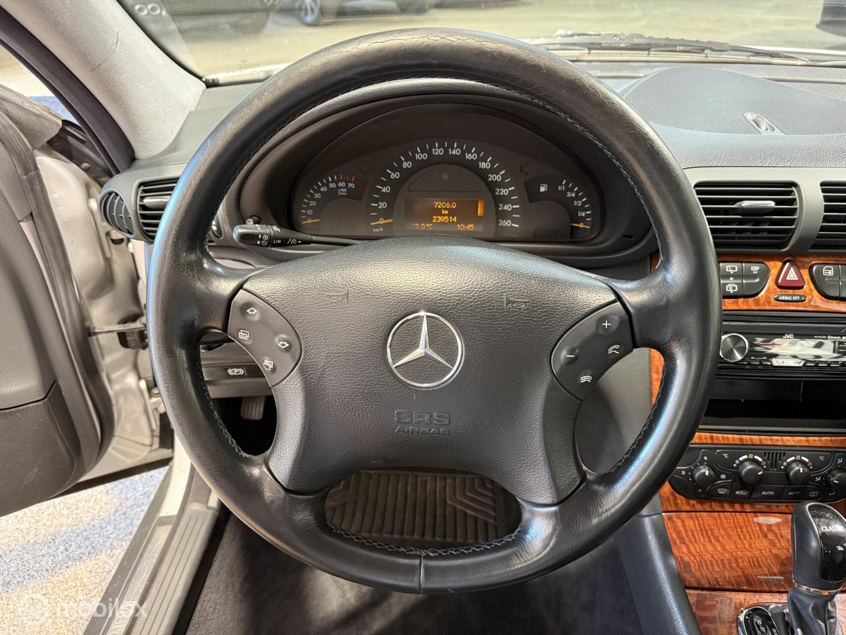 Foto van Mercedes-Benz C 180 Kompressor