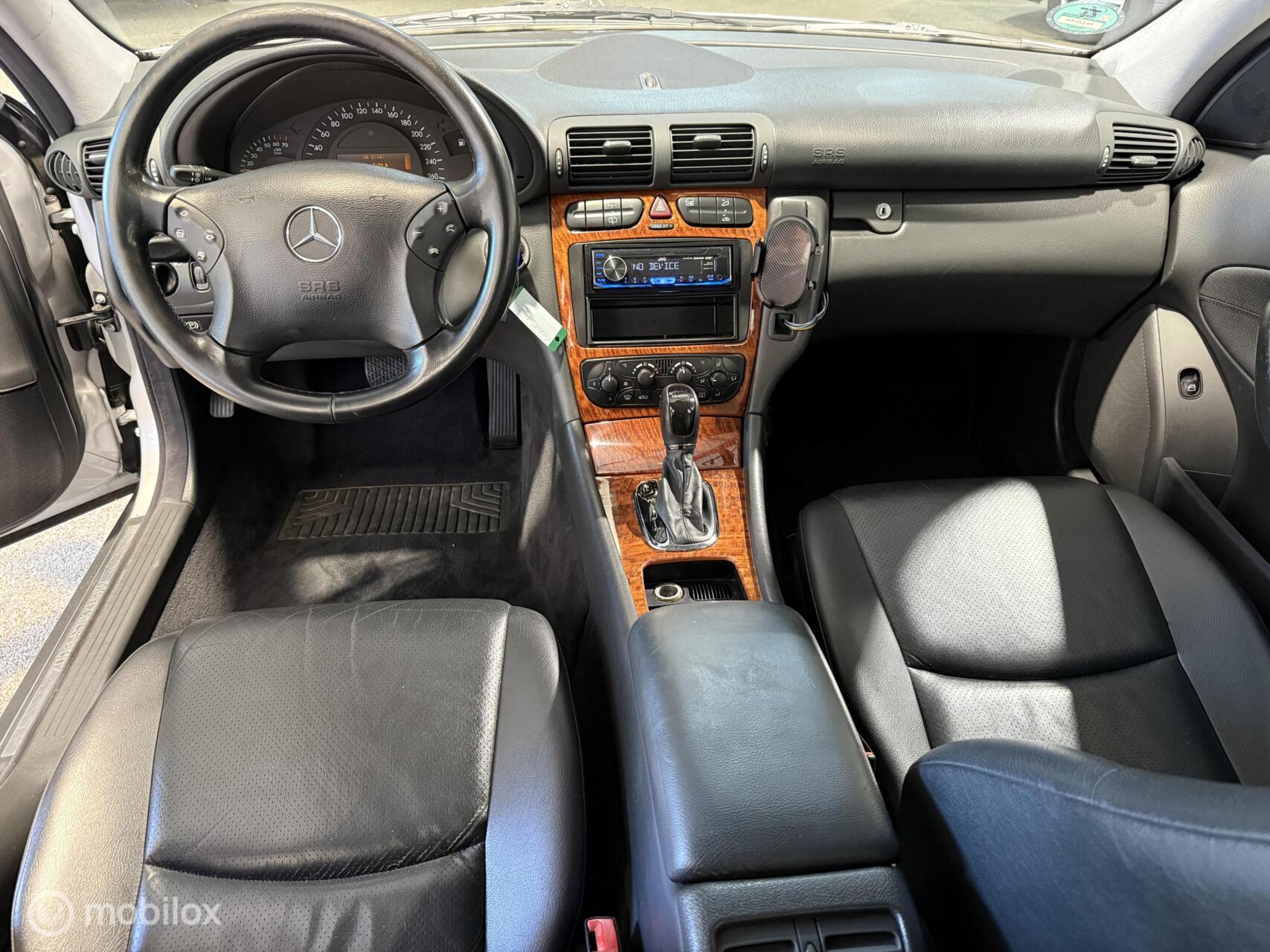Foto van Mercedes-Benz C 180 Kompressor