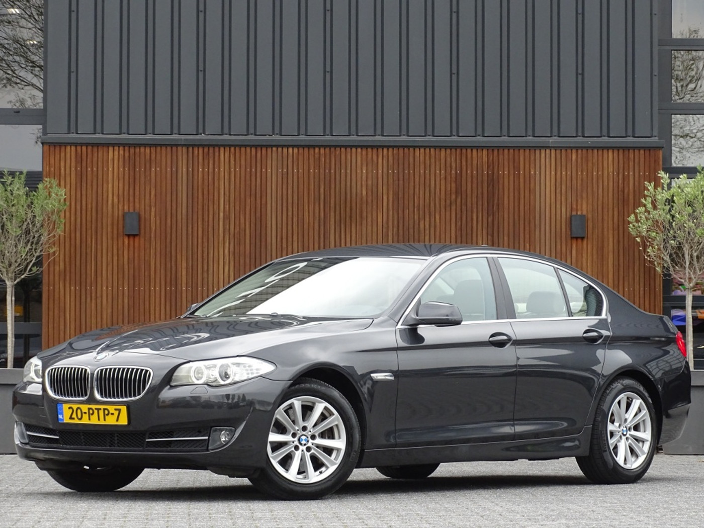 BMW 528i 528i 259PK automaat / High Executive / *NAP* 2011 - voorkant
