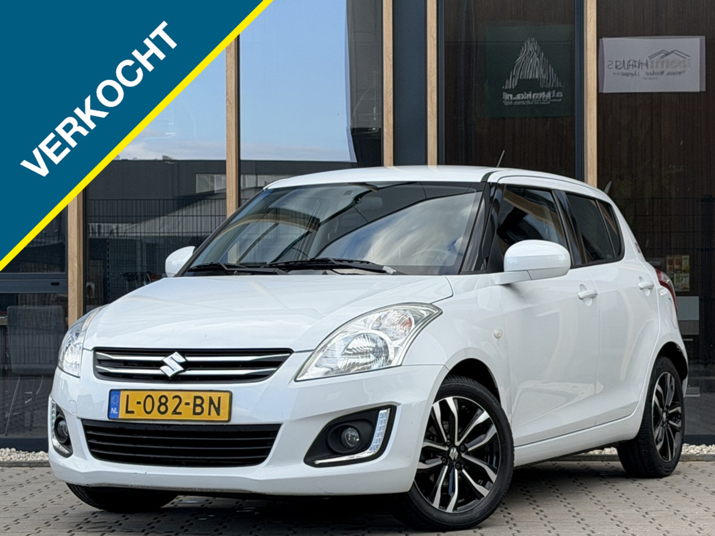 Suzuki Swift 1.2 S-Edition EASSS 2016 - voorkant