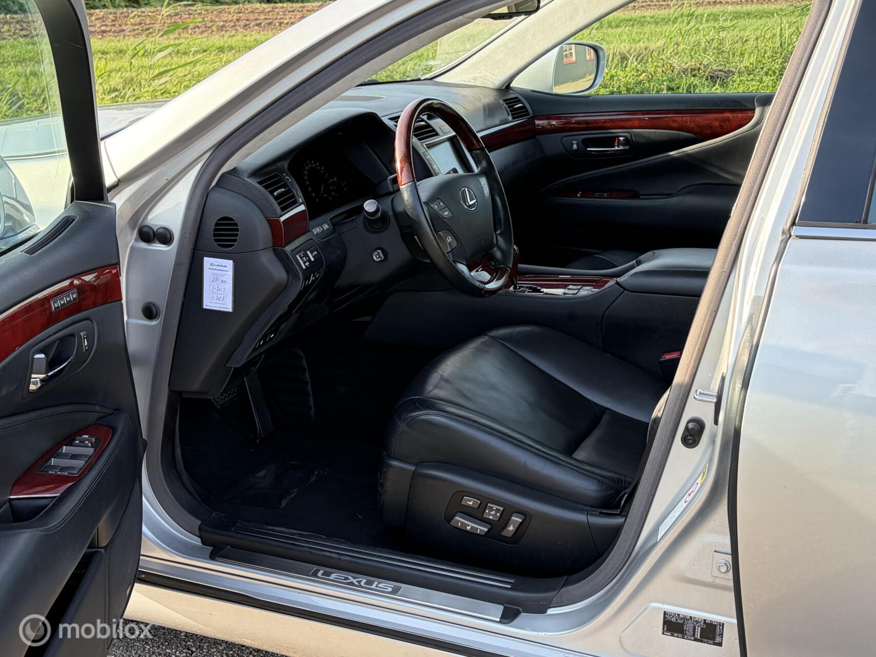 Foto van Lexus LS