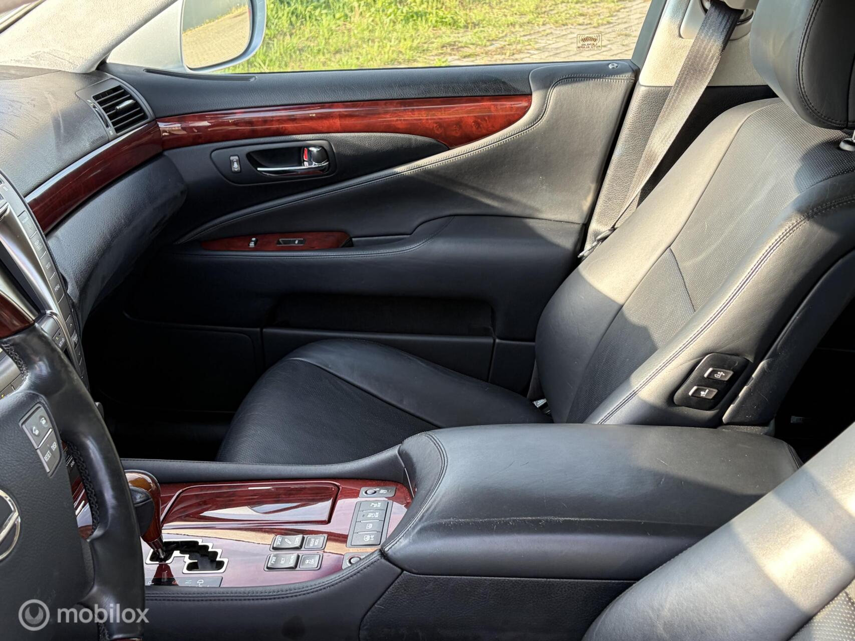 Foto van Lexus LS