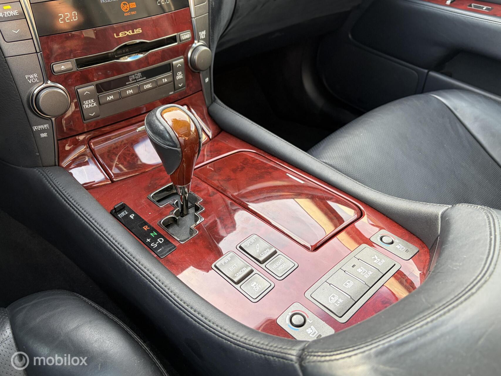 Foto van Lexus LS