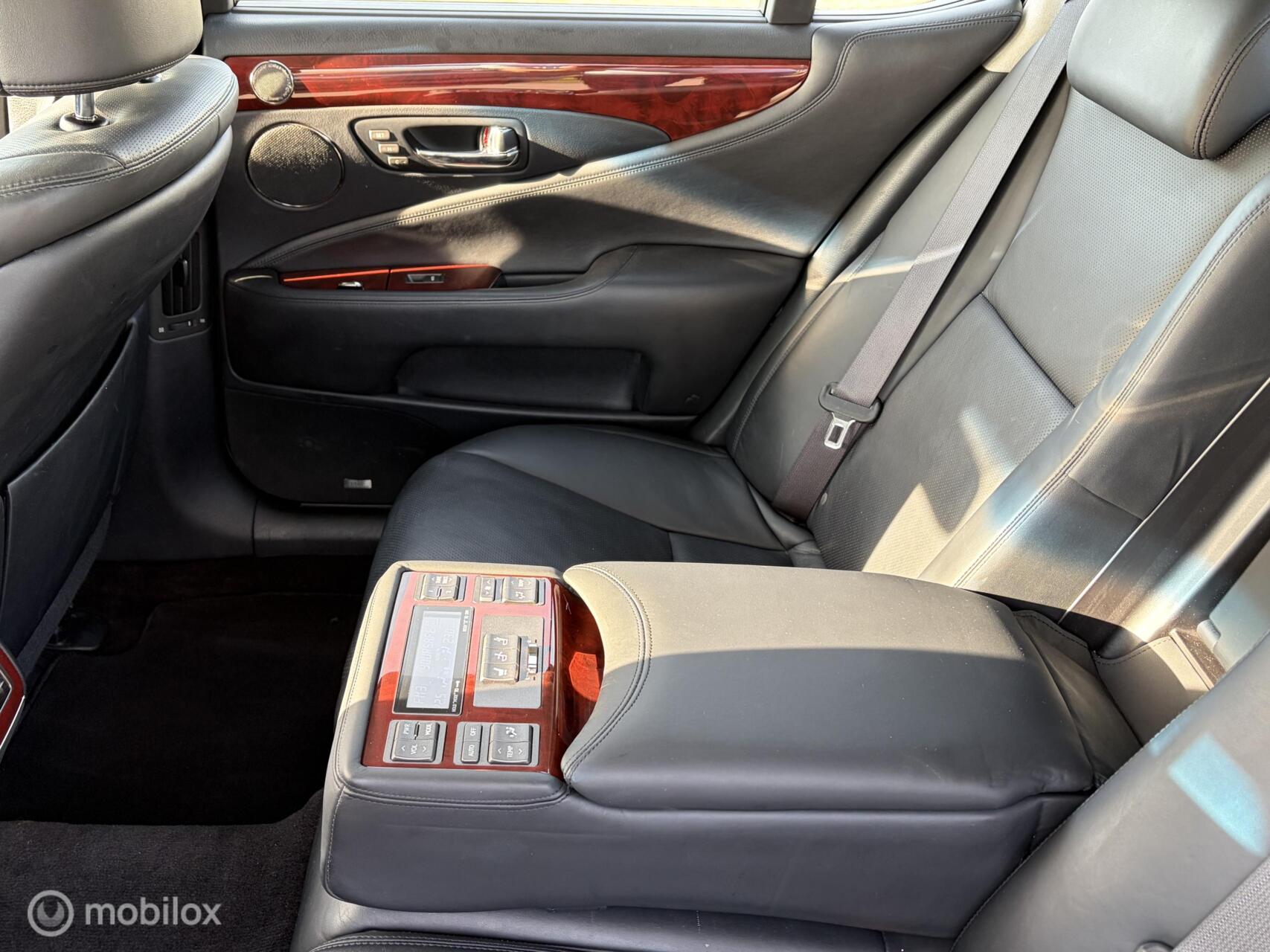 Foto van Lexus LS