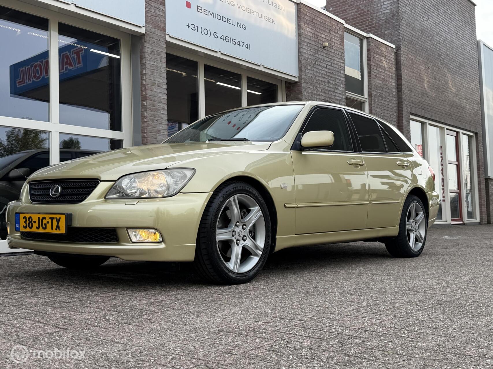 Foto van Lexus Lexus Is300