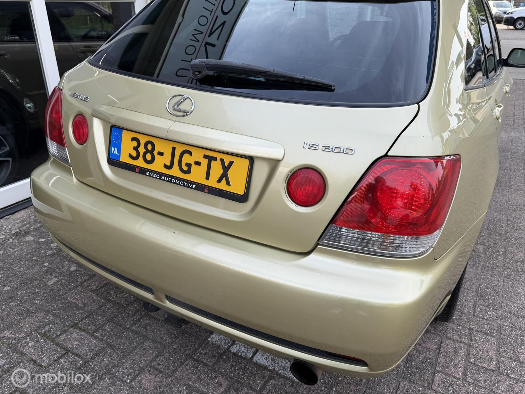 Foto van Lexus Lexus Is300