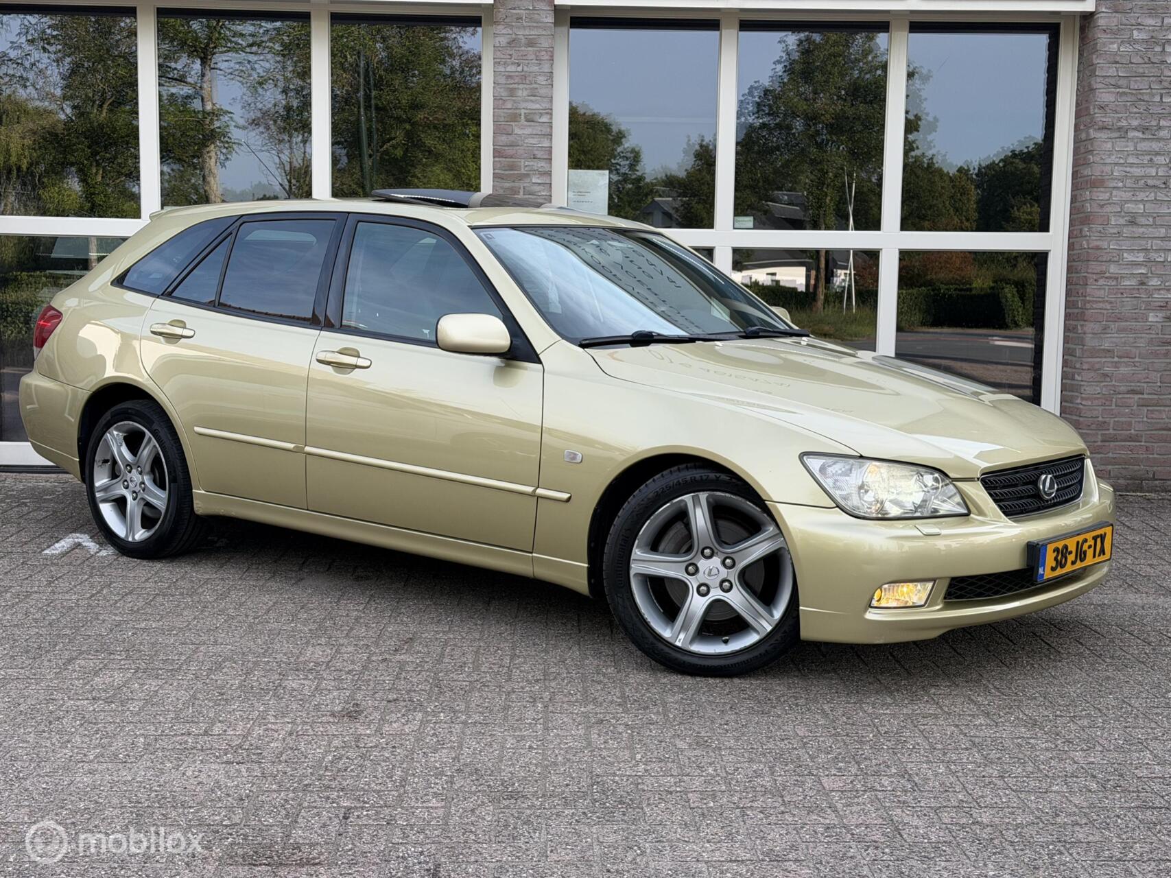 Foto van Lexus Lexus Is300