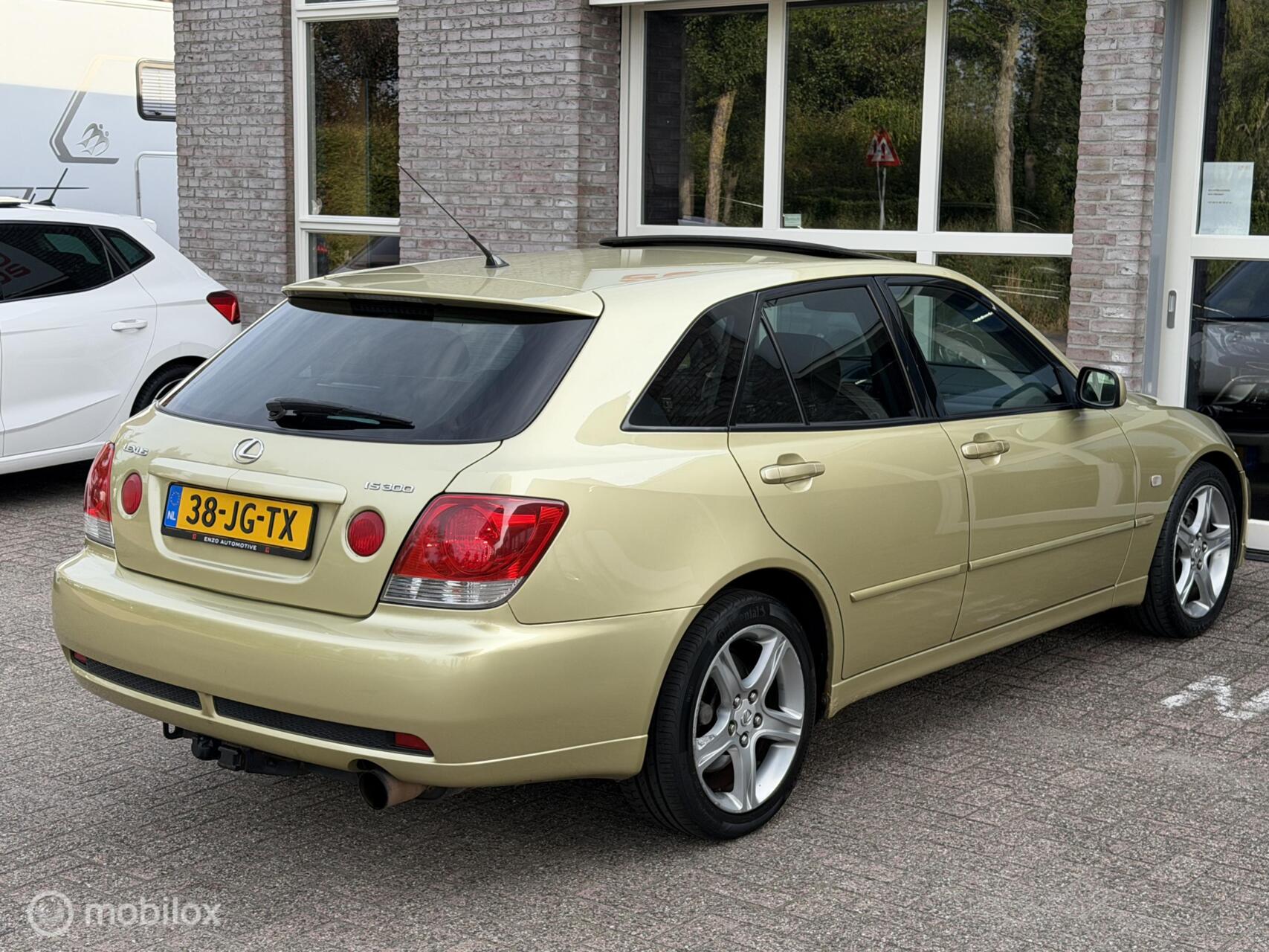 Foto van Lexus Lexus Is300