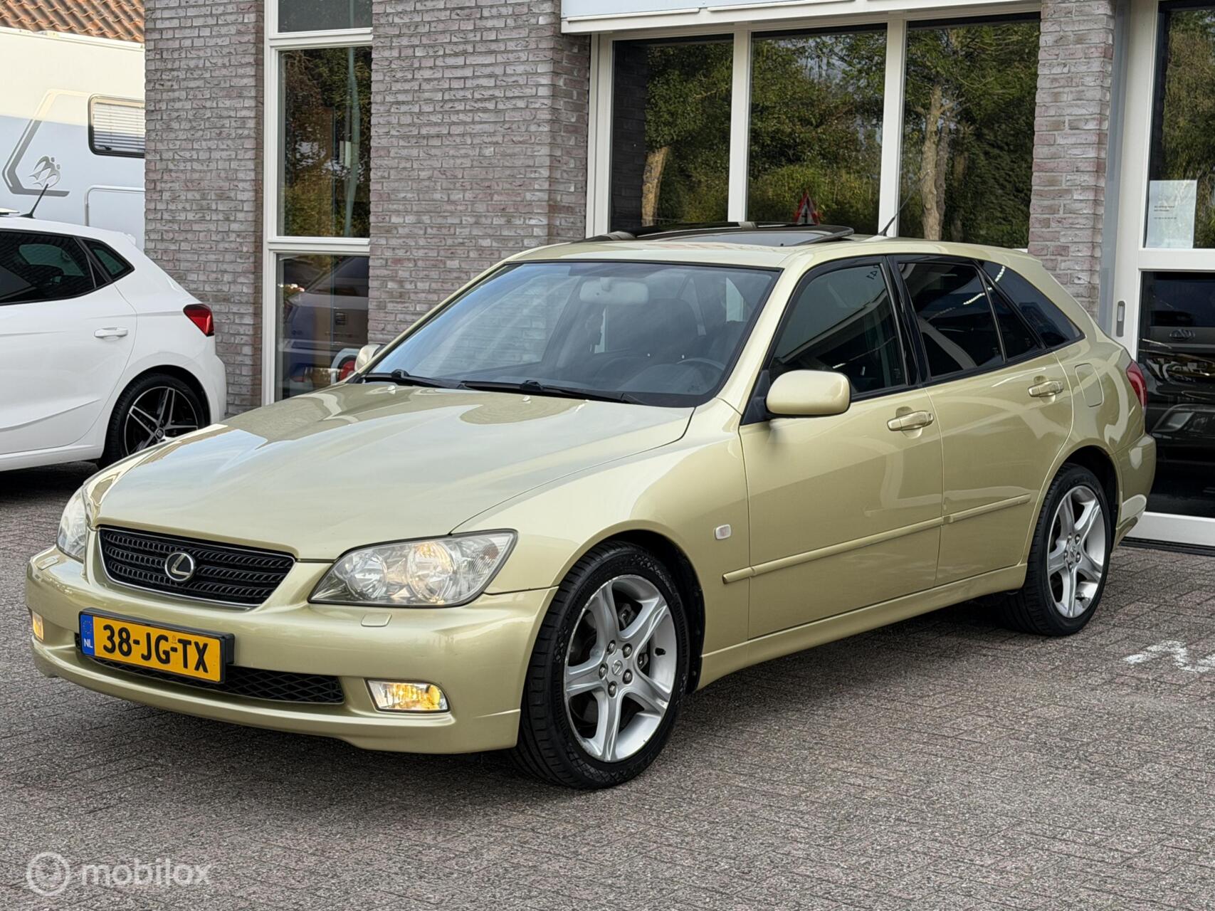 Foto van Lexus Lexus Is300