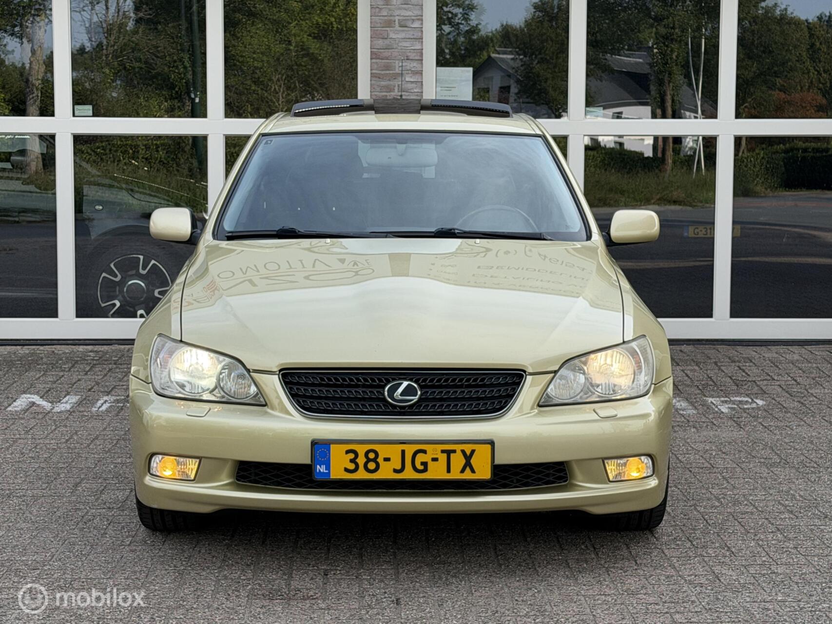 Foto van Lexus Lexus Is300
