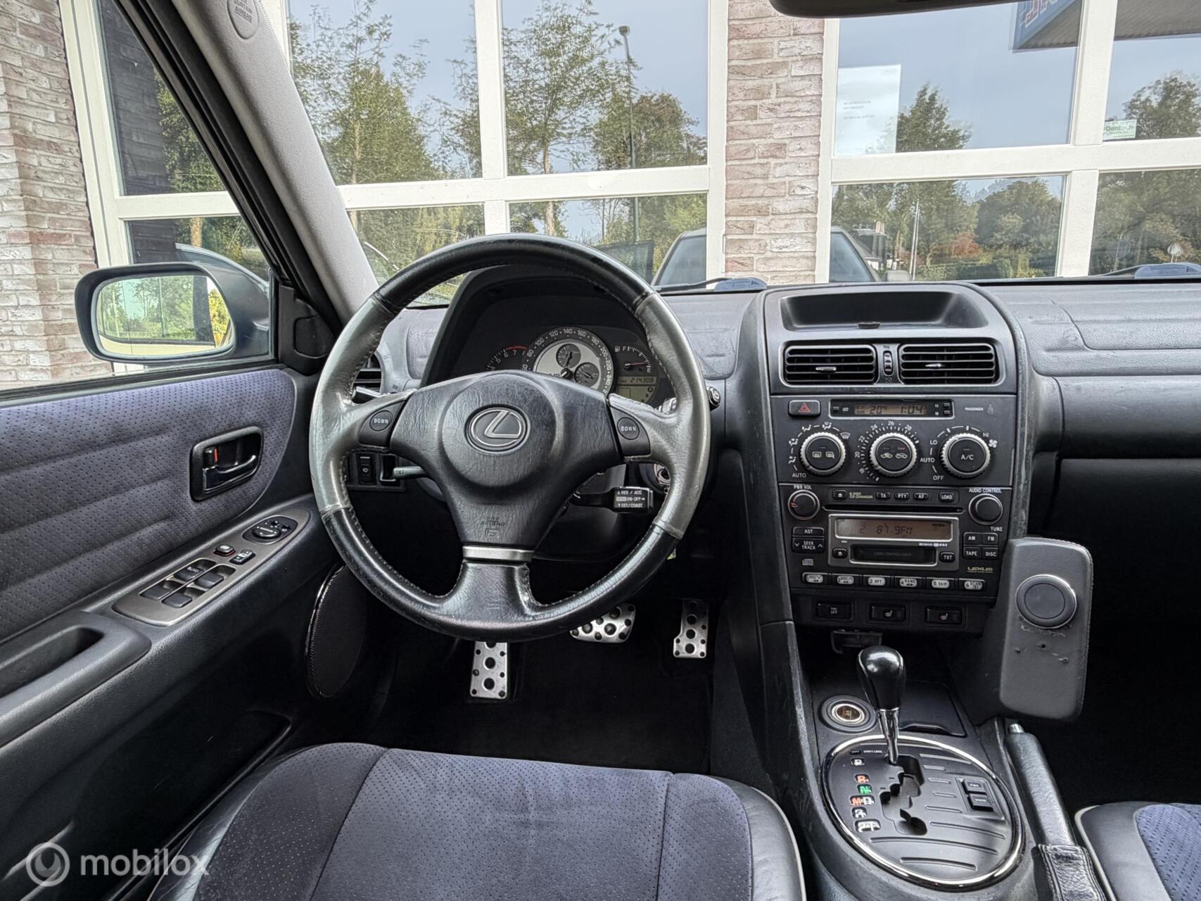 Foto van Lexus Lexus Is300