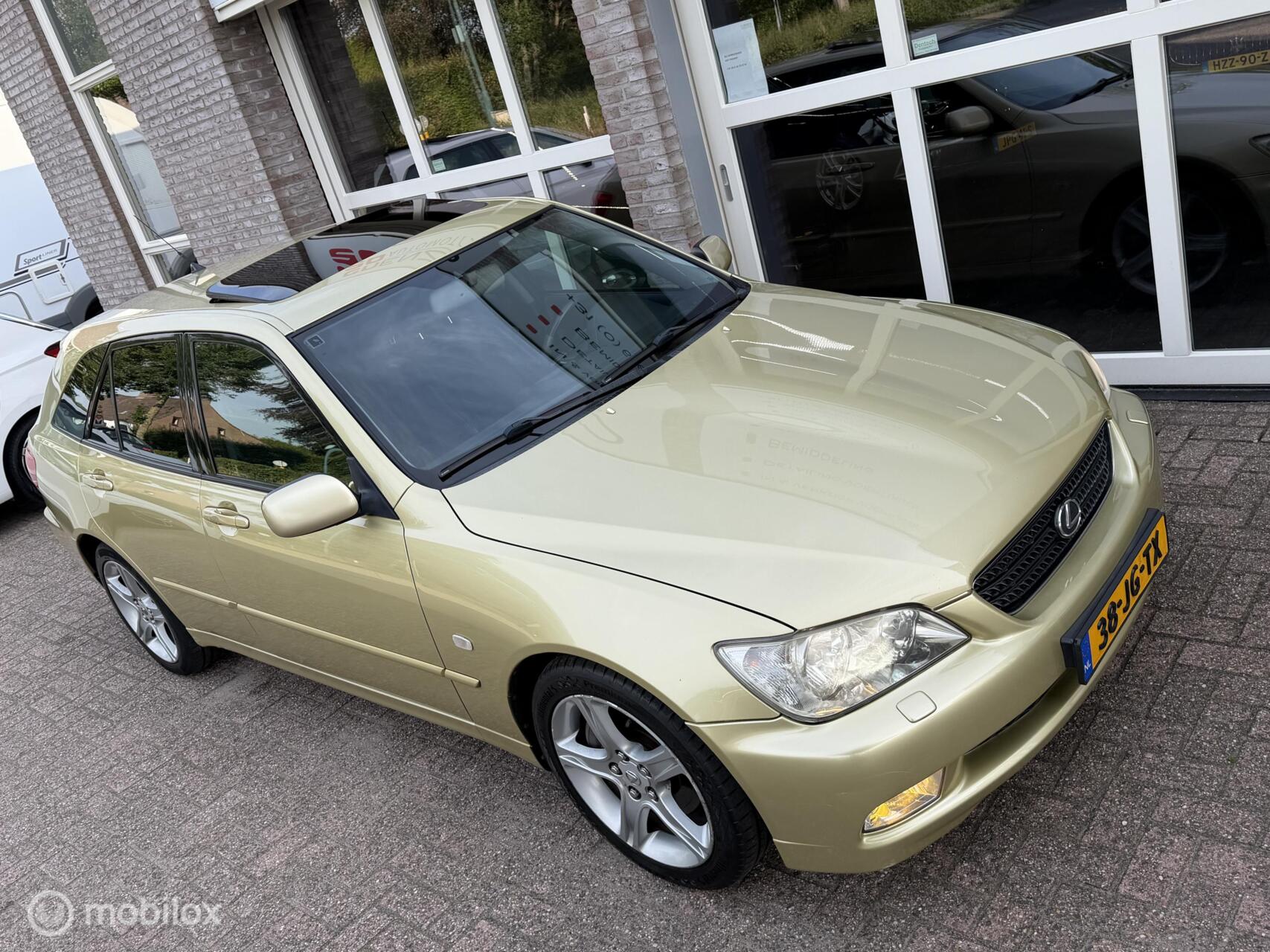 Foto van Lexus Lexus Is300