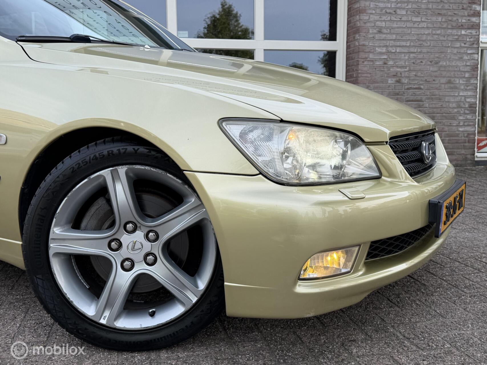 Foto van Lexus Lexus Is300