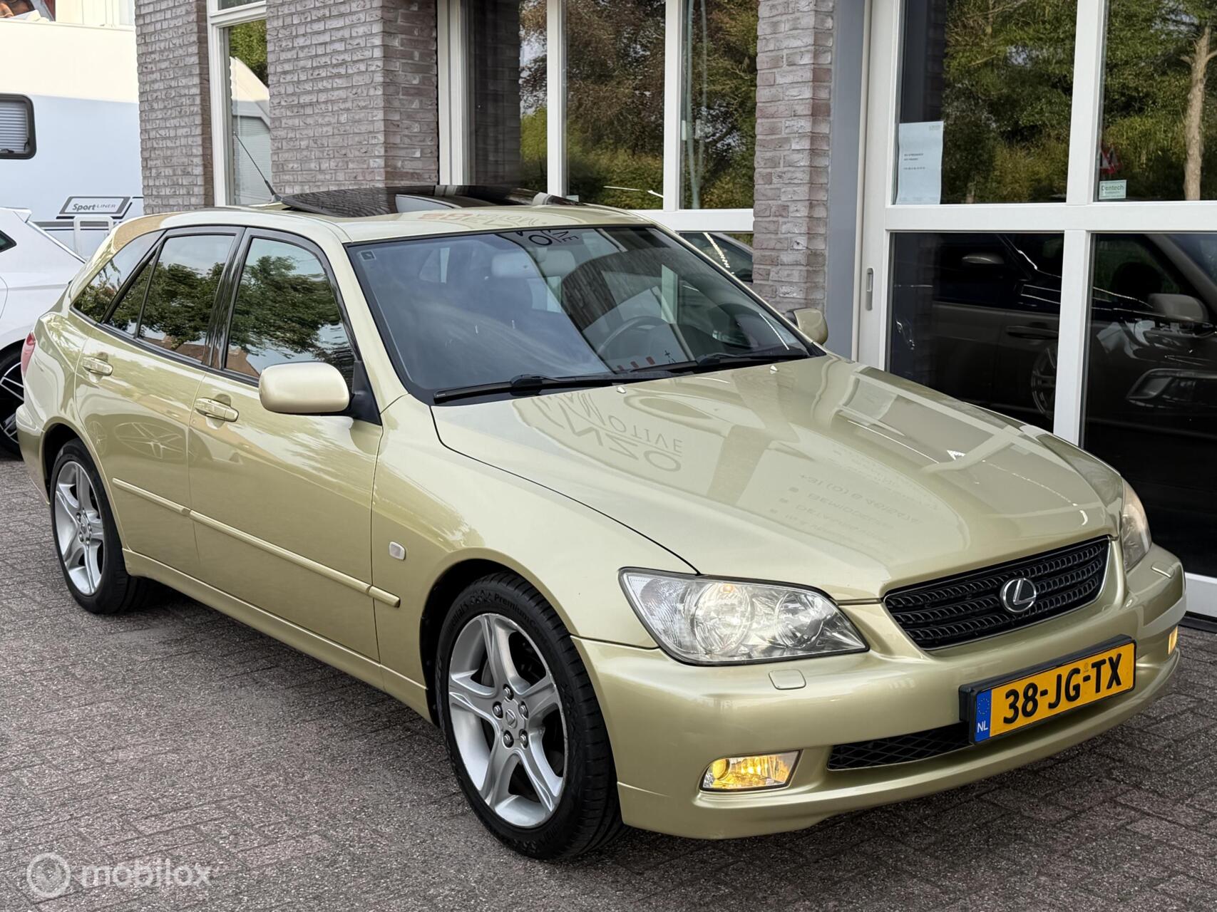 Foto van Lexus Lexus Is300