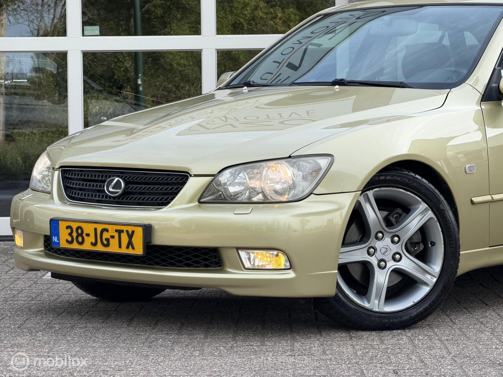 Foto van Lexus Lexus Is300