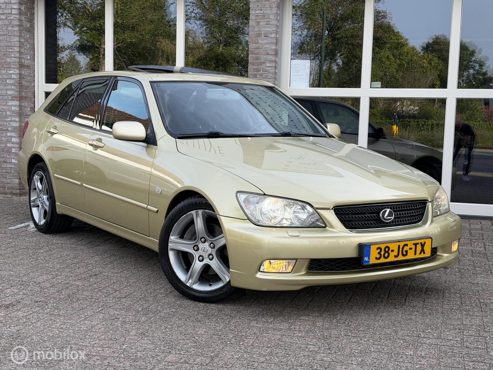 Foto van Lexus Lexus Is300