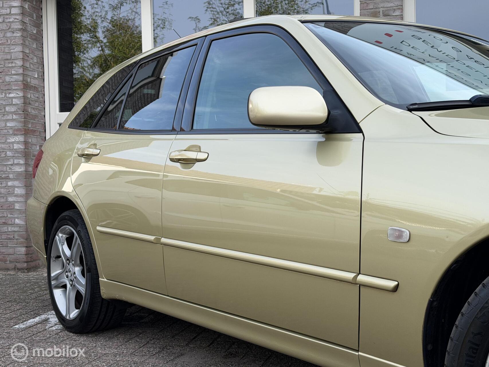 Foto van Lexus Lexus Is300