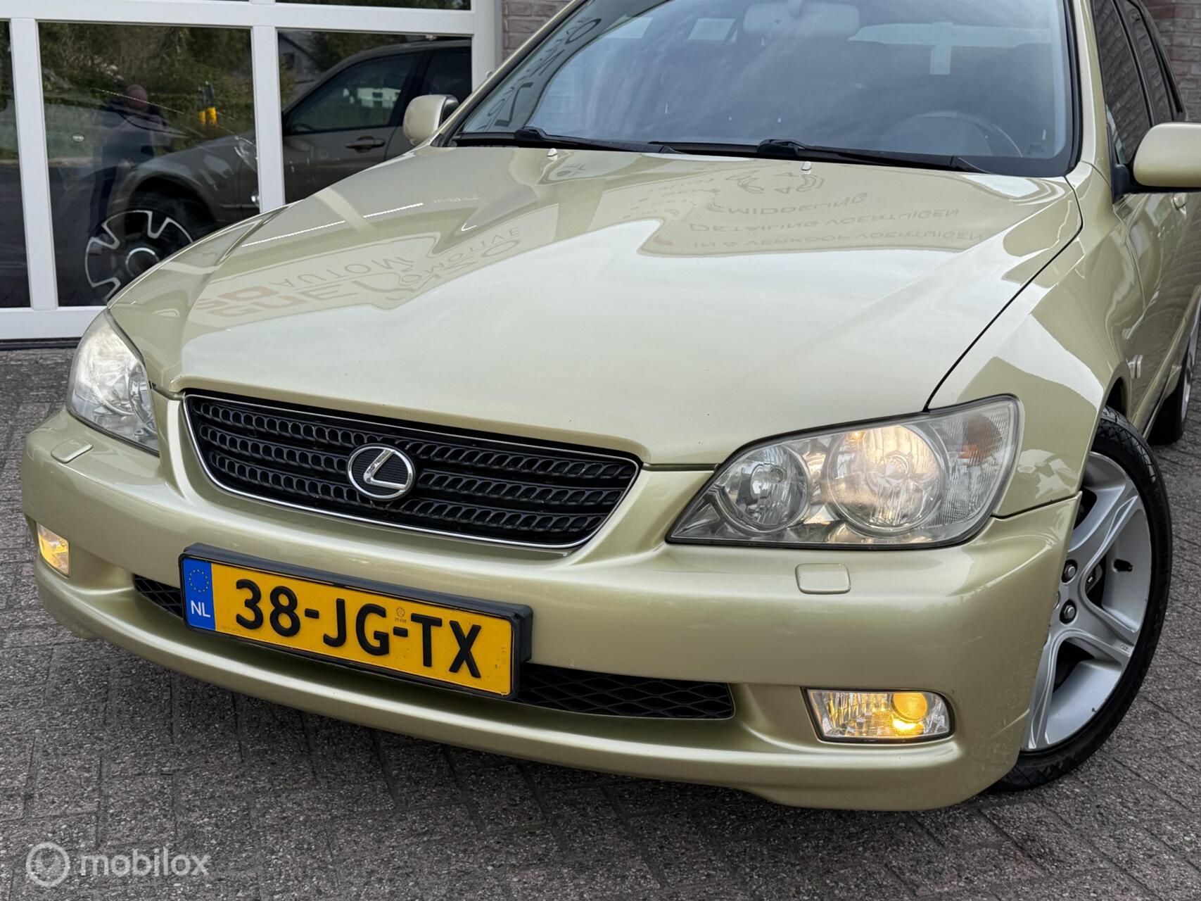 Foto van Lexus Lexus Is300