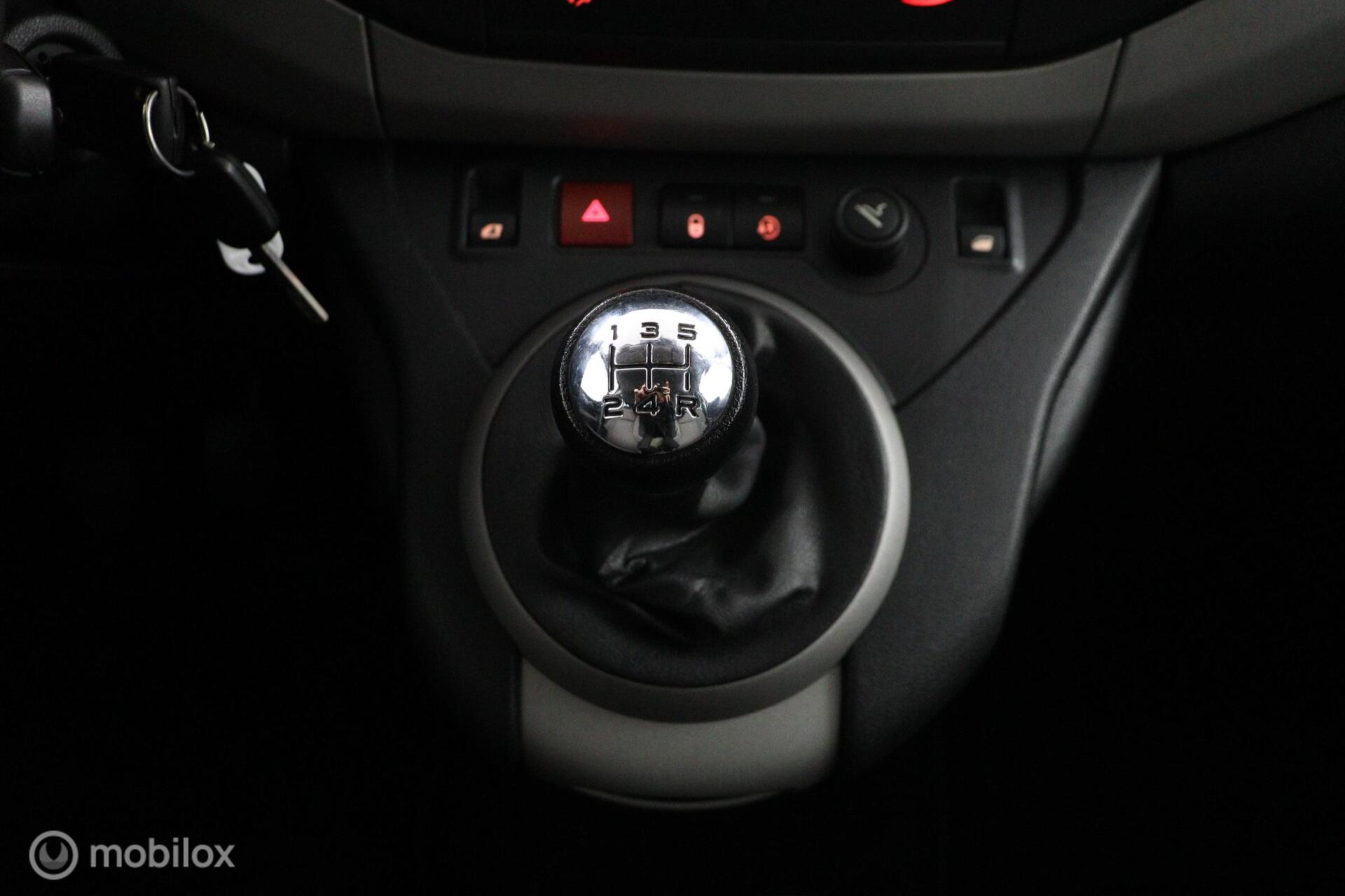 Foto van Peugeot Partner