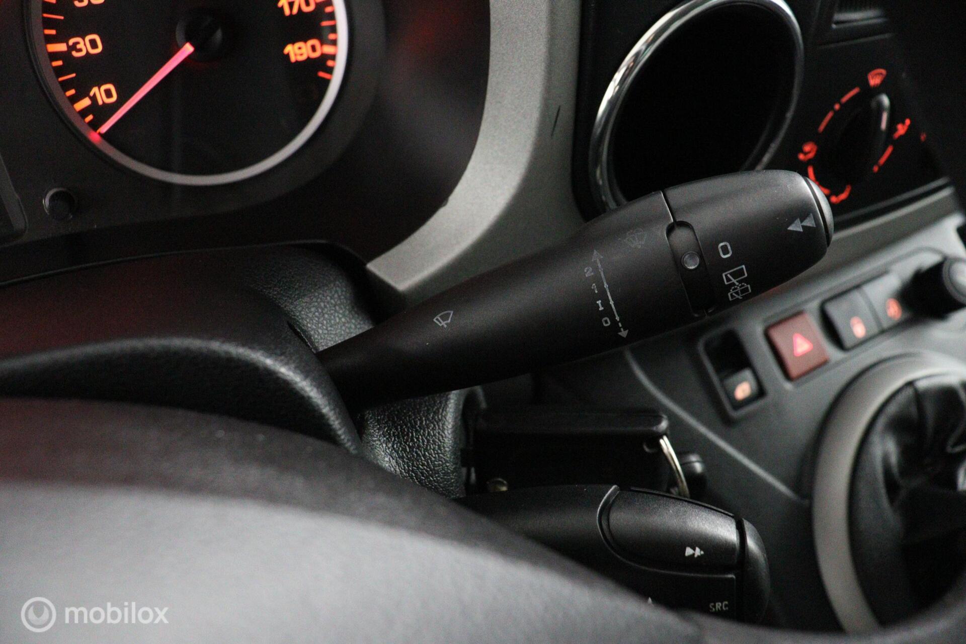 Foto van Peugeot Partner