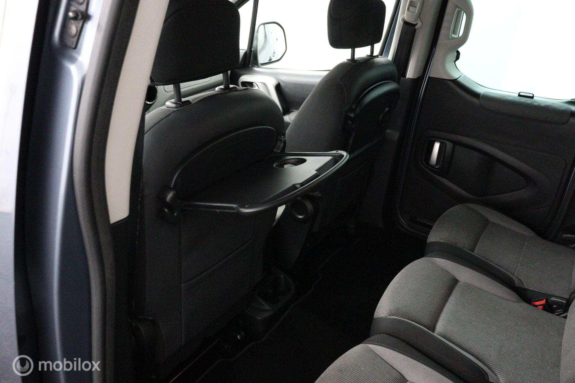 Foto van Peugeot Partner