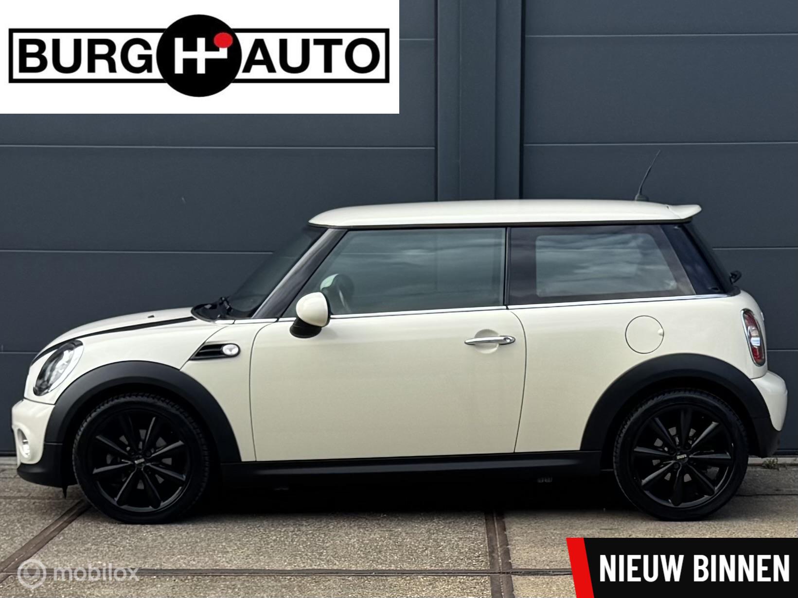 Mini One 1.6 One MINIMALIST - BI-XENON - ZWART LEER - AIRCO - CRUISE CONTROLE - 17" LMV - ZWART HEMELBEKLEDING - RADIO/CD - EL. RAMEN + SPIEGELS  - NAP - NL AUTO - APK TM 02-06-2027 - 2012 - voorkant