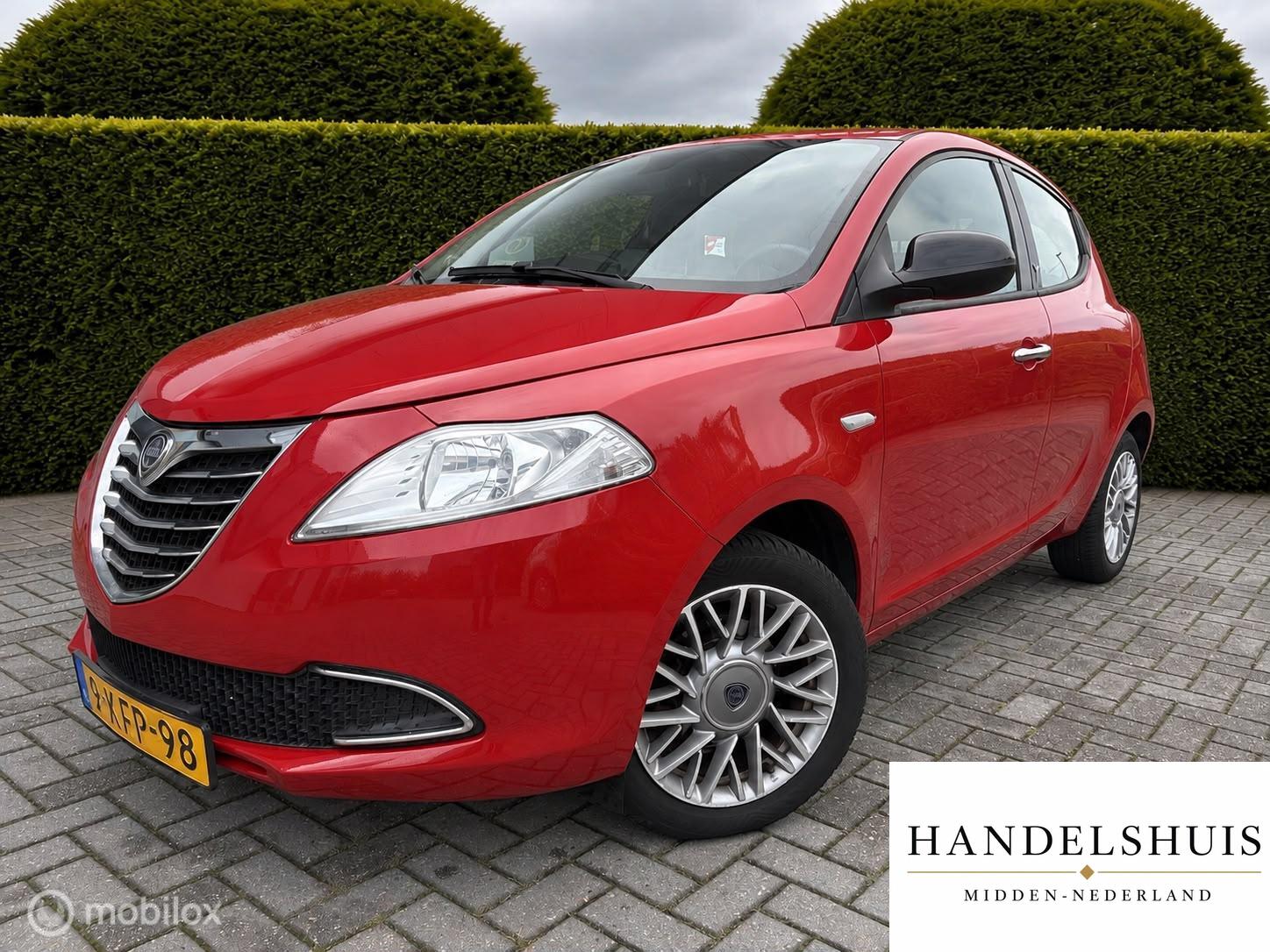 Lancia Ypsilon 0.9 Airco Velgen Elektrisch Pakket Bluetooth 2013 - voorkant