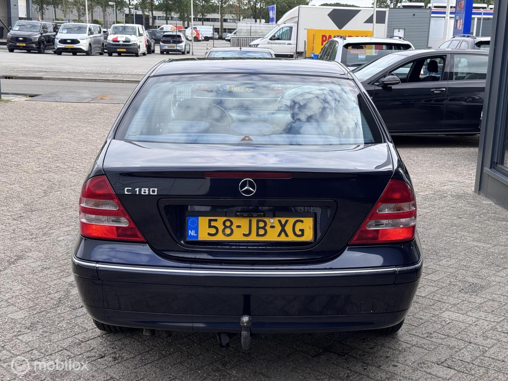 Foto van Mercedes-Benz C 180