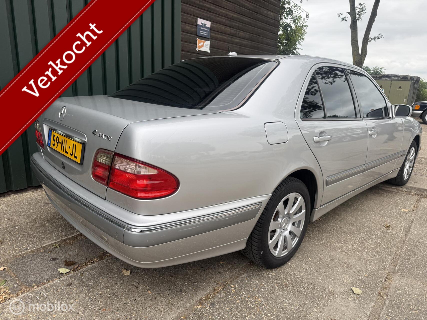 Foto van Mercedes-Benz E 320 4-matic